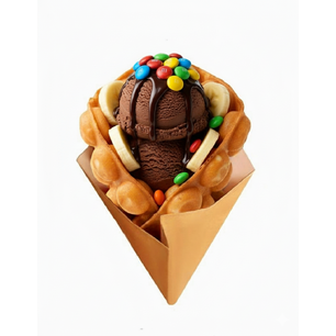 Bubble Waffle cu Înghețată de Ciocolată, Banane, Topping de Ciocolată și Drajeuri